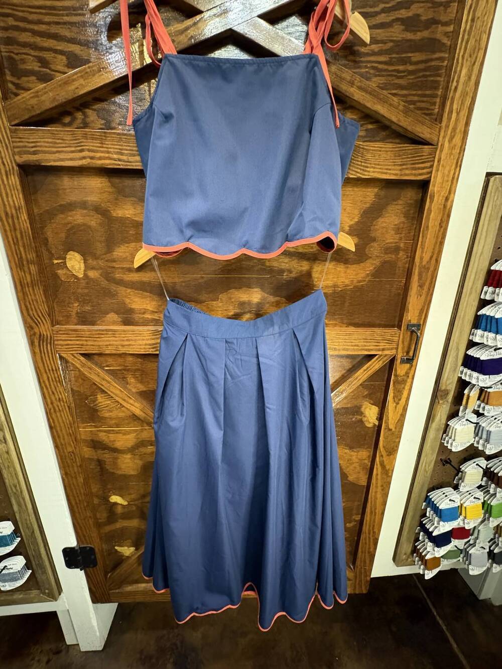 NEW ENTRO women's scallop hem two-piece set in navy